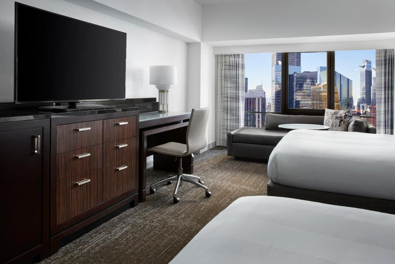 Suíte Deluxe de 1 Quarto com 2 Camas de Casal e Sofá-cama - Acesso à Área VIP