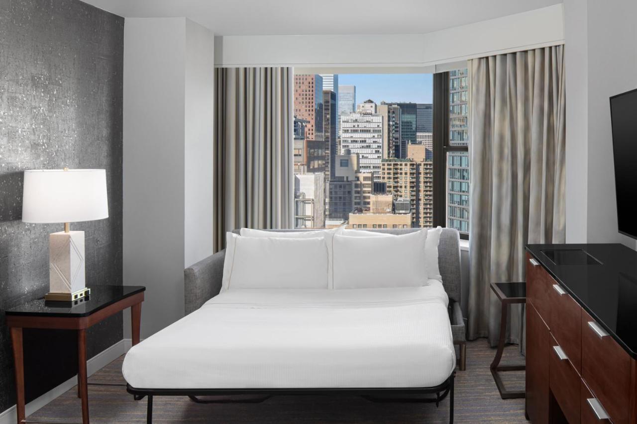 Premium King, Larger Guest room, 1 King, Sofa bed