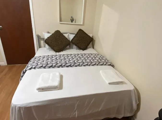  Great Room In Queens