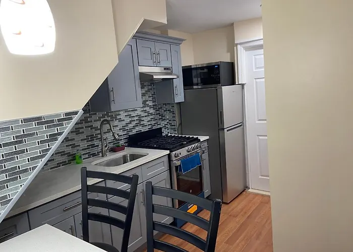  Great Room In Queens