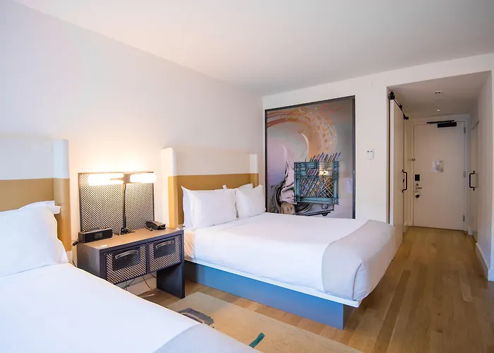 Hotel Con Piscina Indigo Lower East Side New York By Ihg
