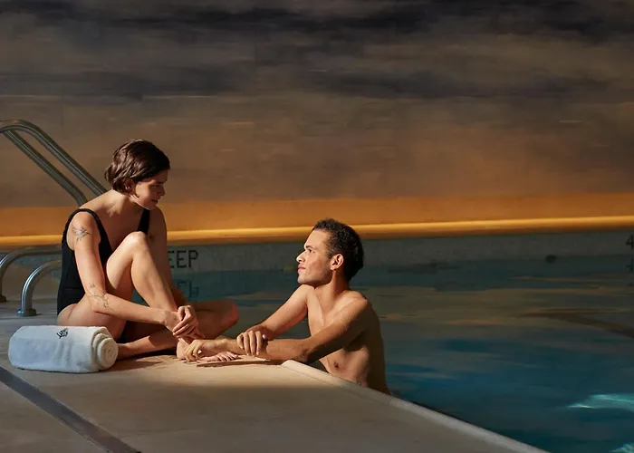 Hotel Spa: Four Seasons Hotel New York Downtown
