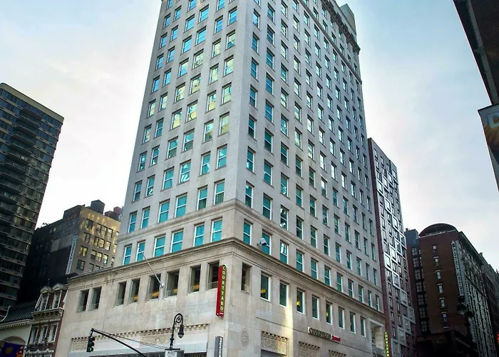 Hotel con tenis: Courtyard By Marriott New York Manhattan/Herald Square